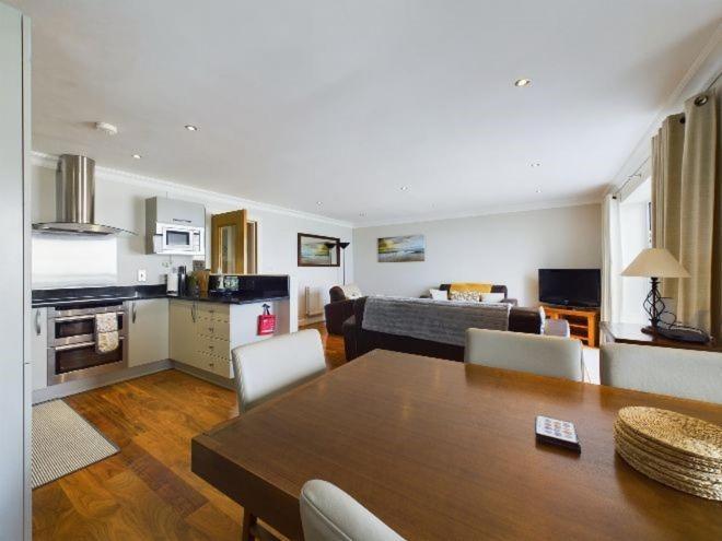 Cosy 3 Bedroom Apartment In Central Portrush With Sea Views Ngoại thất bức ảnh